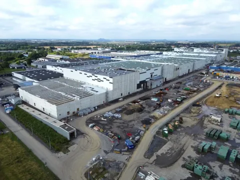 Chantier BDD2 - Gigafactory : Livraison des derniers éléments de la charpente béton