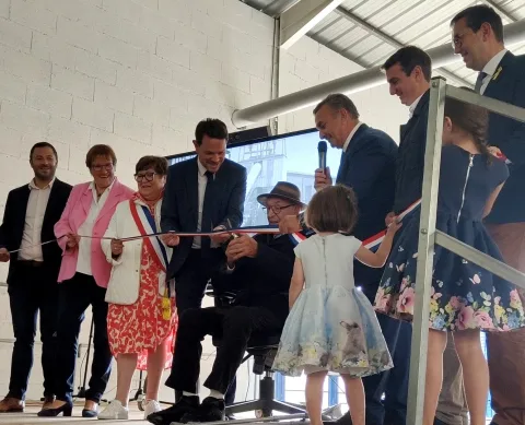 Inauguration de la nouvelle usine à parpaings