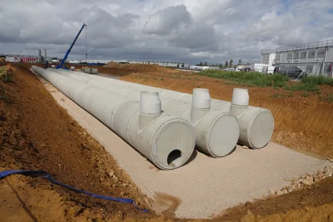 Bassin de réserve d'eau en tuyaux béton Ø2630 - génie hydraulique BEMACO