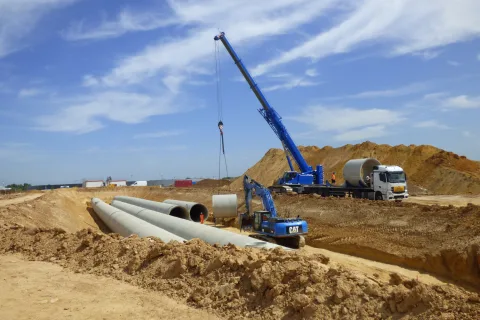Pose tuyaux béton joint glissant - chantier